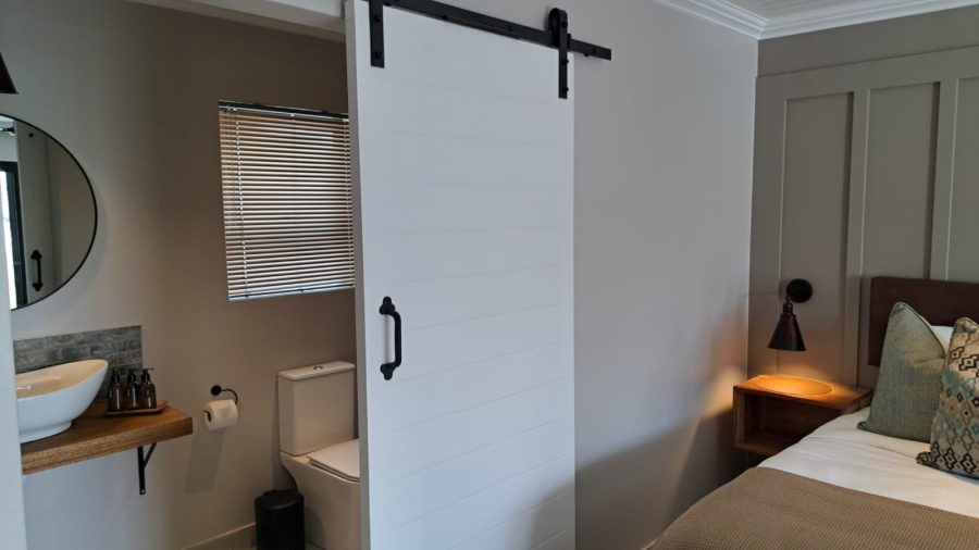 9 Bedroom Property for Sale in Westcliff Western Cape